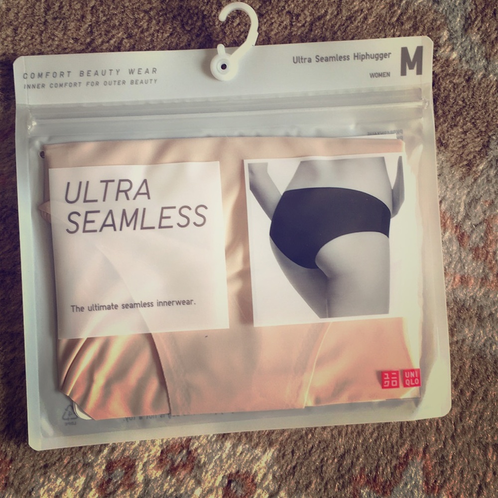 New UniQlo ultra seamless hiphugger underwear Sz M